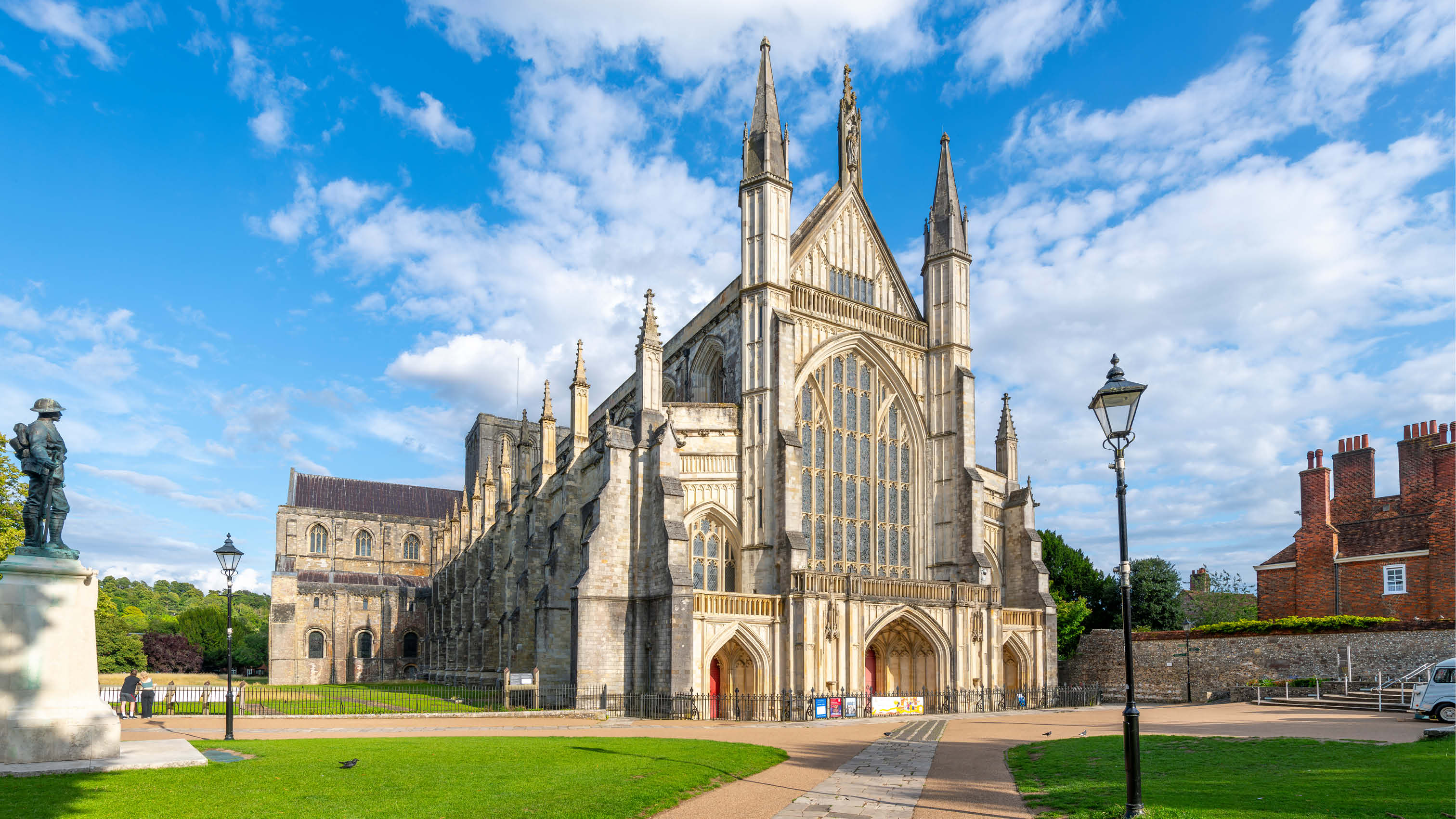 Onsdag 22. april  Velkomen til England og historiske Winchester